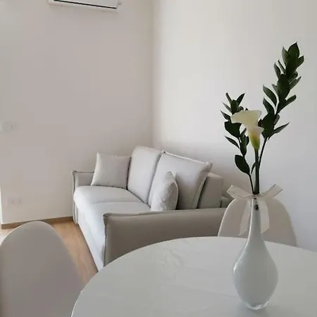 La Conchiglia, Air Conditioning And Parking *