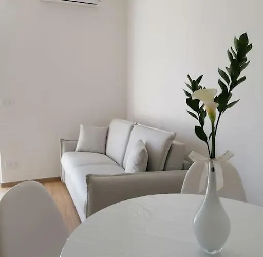 La Conchiglia, Air Conditioning, Parking *